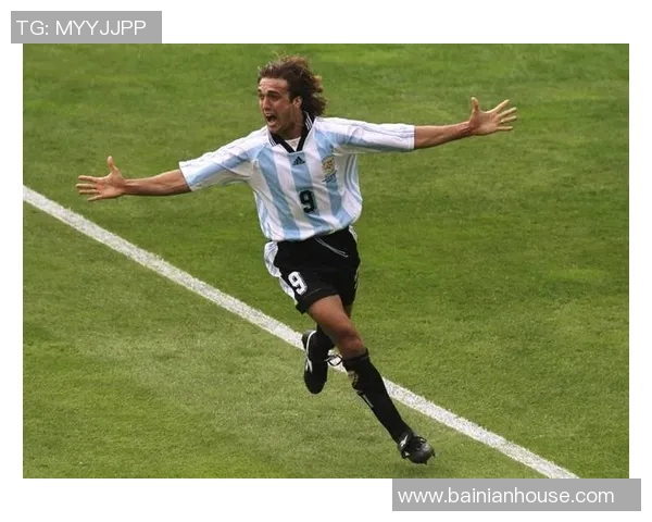 现役顶级中锋足球明星的技术分析与未来发展趋势探讨 现役顶级中锋足球明星的技术分析与未来发展趋势探讨