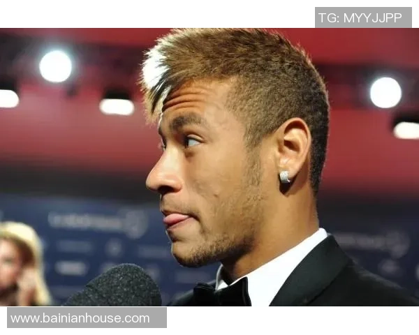 足球明星长发发型男的魅力与风格解析引领时尚潮流的发型趋势 足球明星长发发型男的魅力与风格解析引领时尚潮流的发型趋势